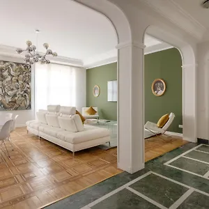  Apartment Heart Duomo District Italien
